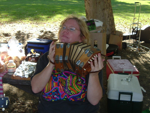 Scaled image SBFolkPicnic092406 079.jpg 